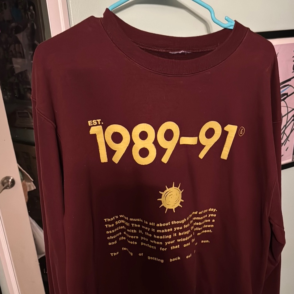 Maroon Graphic Sweatshirt